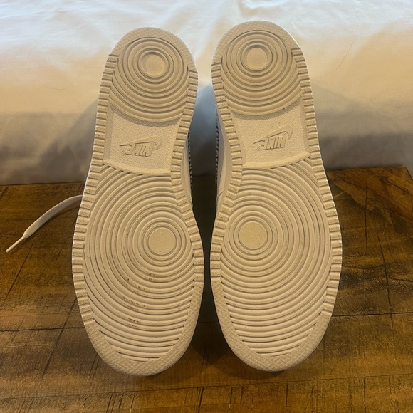 Women's Court Vision Low Casual Sneakers - Picture 5 of 6